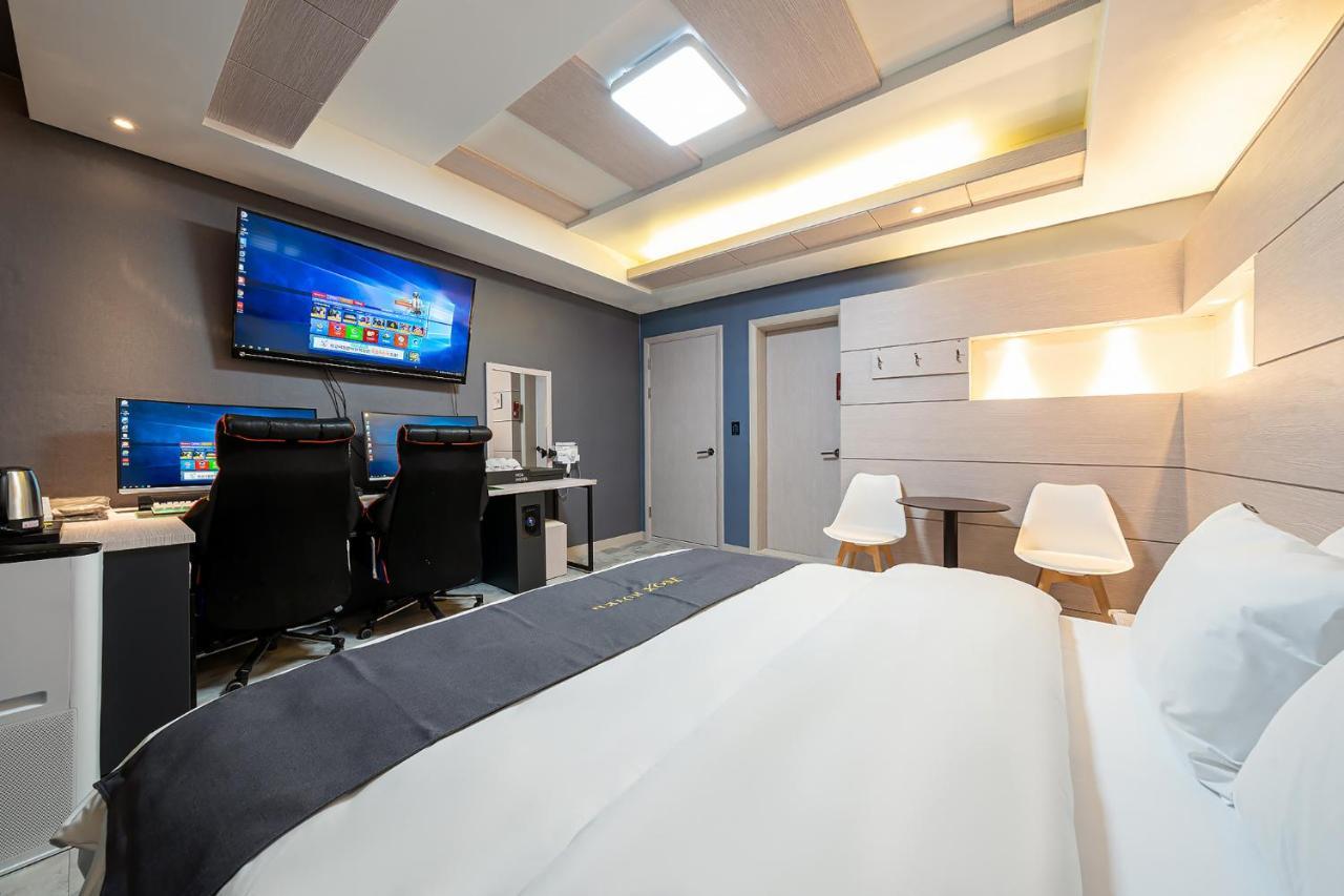 סוואן The Nox Hotel מראה חיצוני תמונה