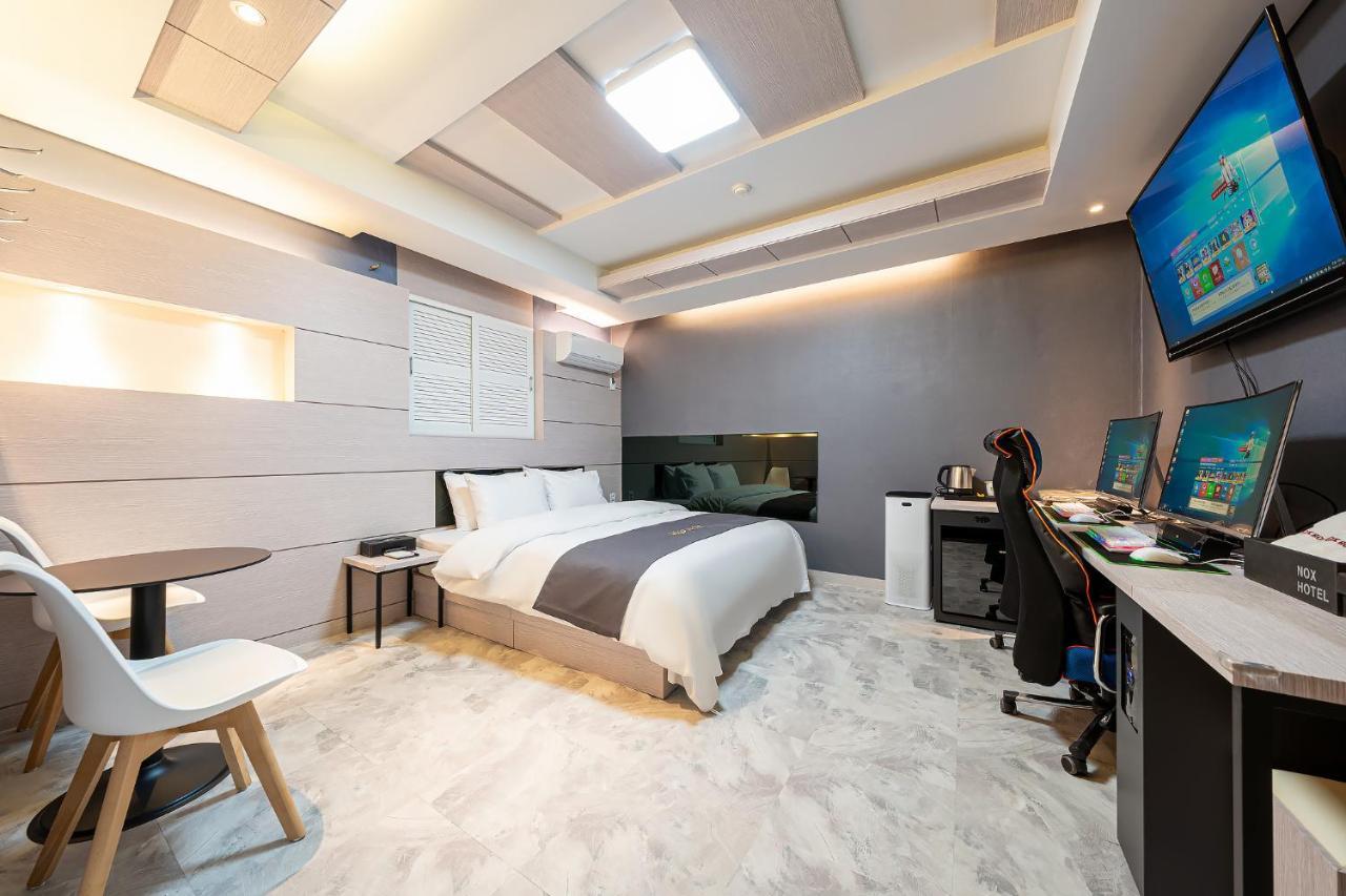 סוואן The Nox Hotel מראה חיצוני תמונה